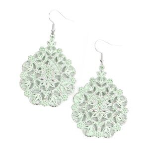 Floral Affair Green Earrings 💚🌸